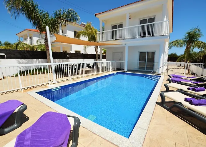 Nissi Villa Christa